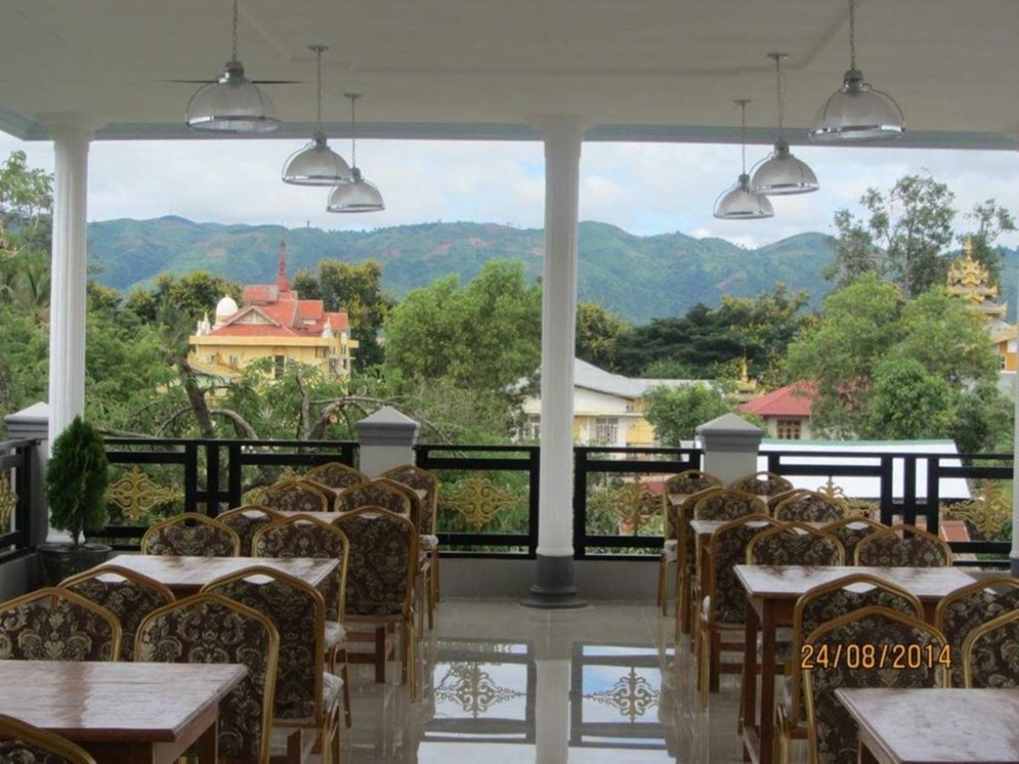 Inlay Palace Hotel Ньоншуэ Экстерьер фото
